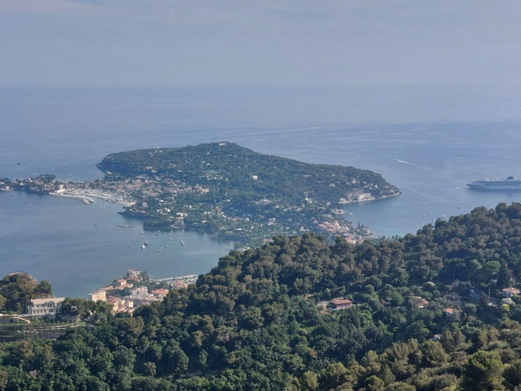 Vue sur la presqu'île de Villefranche-sur-Mer