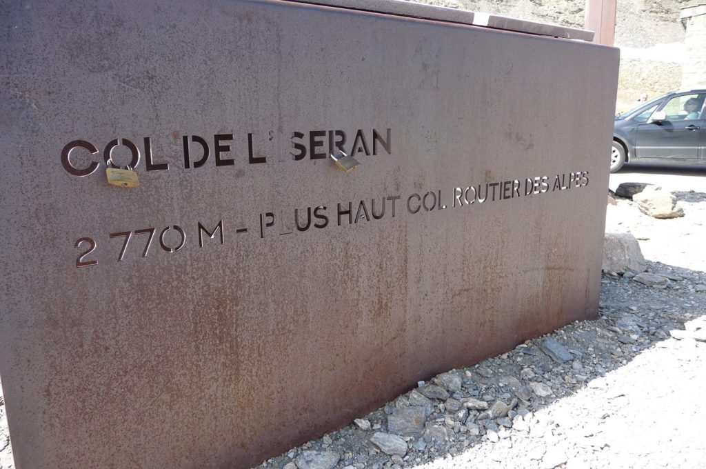 Plaque au sommet du col de l'Iseran