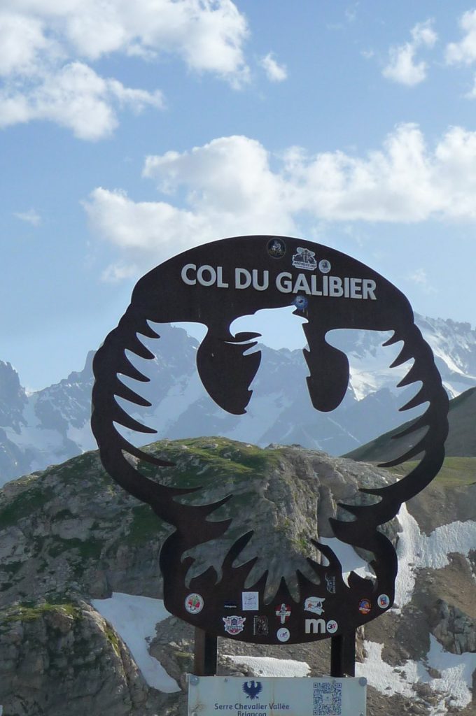 Sculpture en haut du Galibier